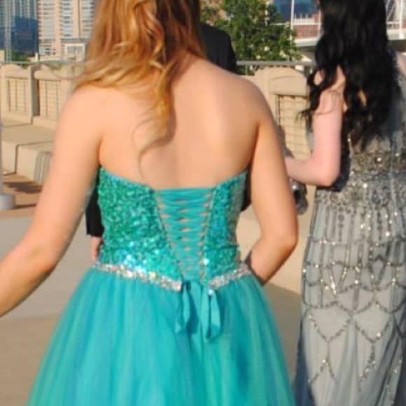 Prom Dress - Picture 4 of 5